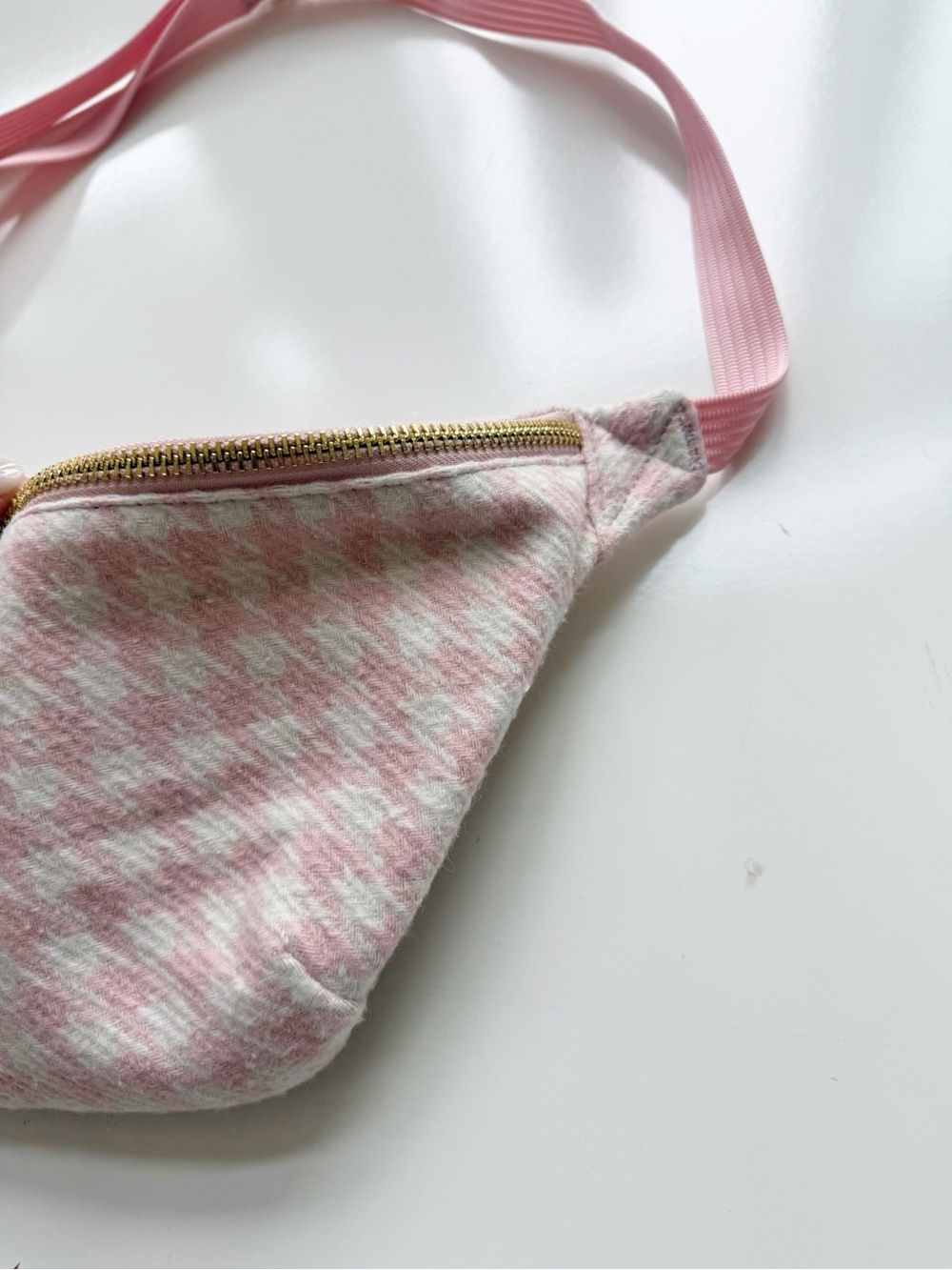 NWT Stoney Clover Lane Quilted Jumbo Fanny Pack Pink Houndstooth - Picture 4 of 7
